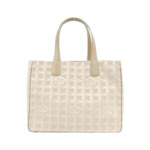 CHANEL Cream Bag
